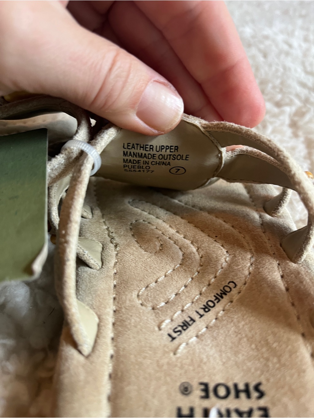 Earth Shoes Pueblo Sandals Beige Leather Sandals New With Tags Size 7 — image 3 of 5